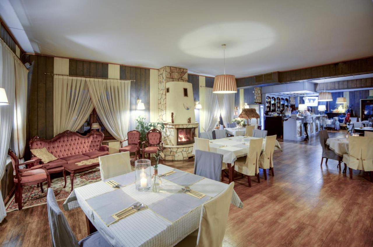 Restauracja Sidlo Bed and Breakfast Żukowo Buitenkant foto